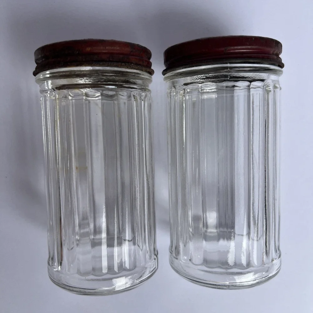 VTG Hoosier Ribbed Glass Shakers Red Rusty Lids Primitive Farmhouse Decor MCM